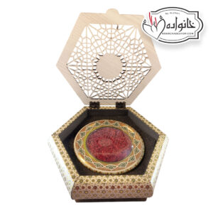 Alternative view of زعفران نگین درجه یک اصل قاینات پک سنتی یک مثقال 6 ضلعی خانواده